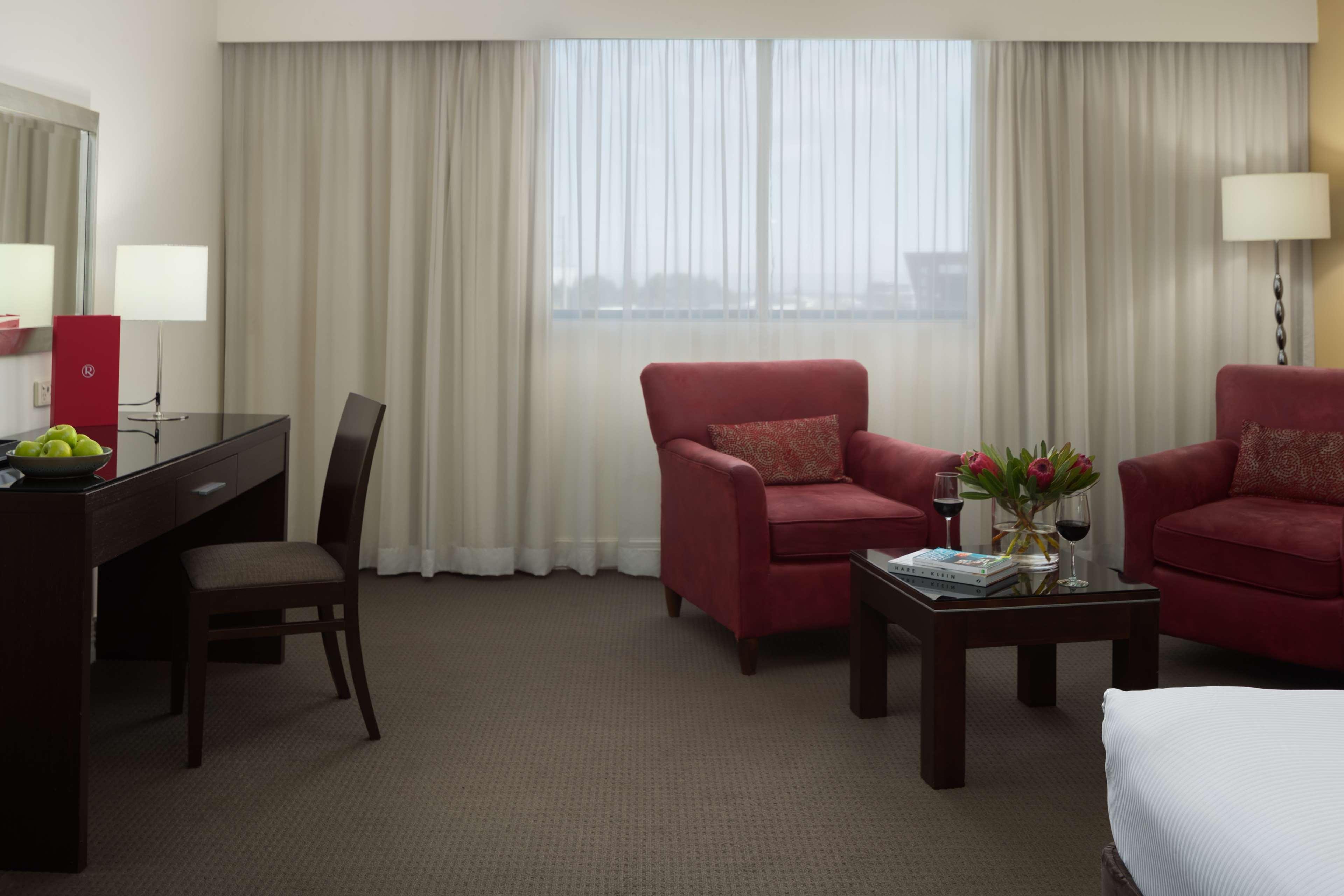 Visy Dior Hotel Baulkham Hills Exterior photo
