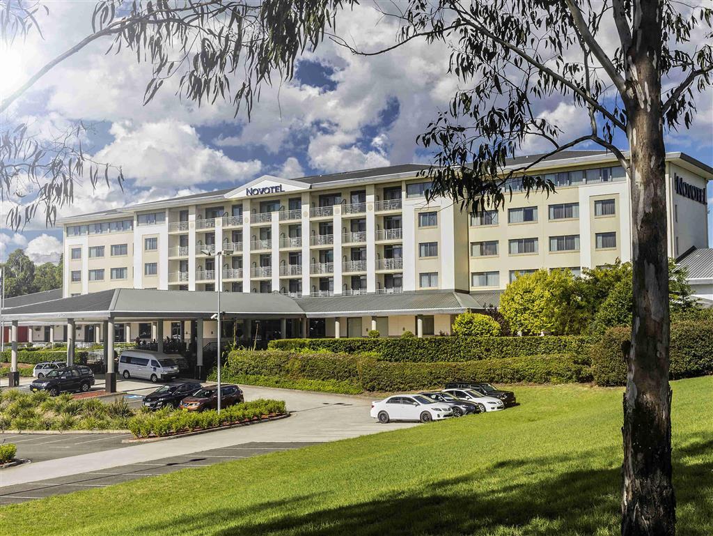 Visy Dior Hotel Baulkham Hills Exterior photo