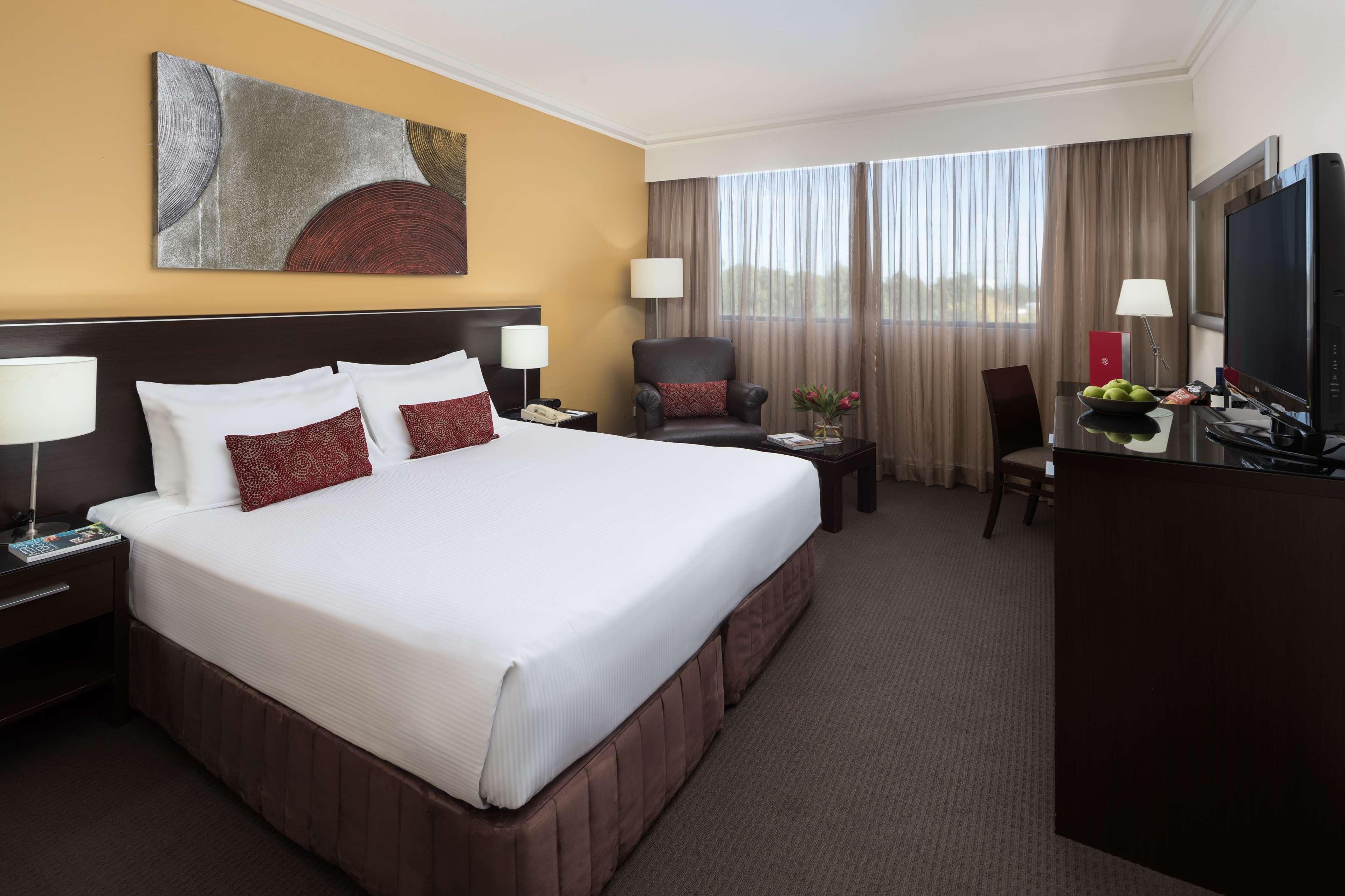 Visy Dior Hotel Baulkham Hills Exterior photo