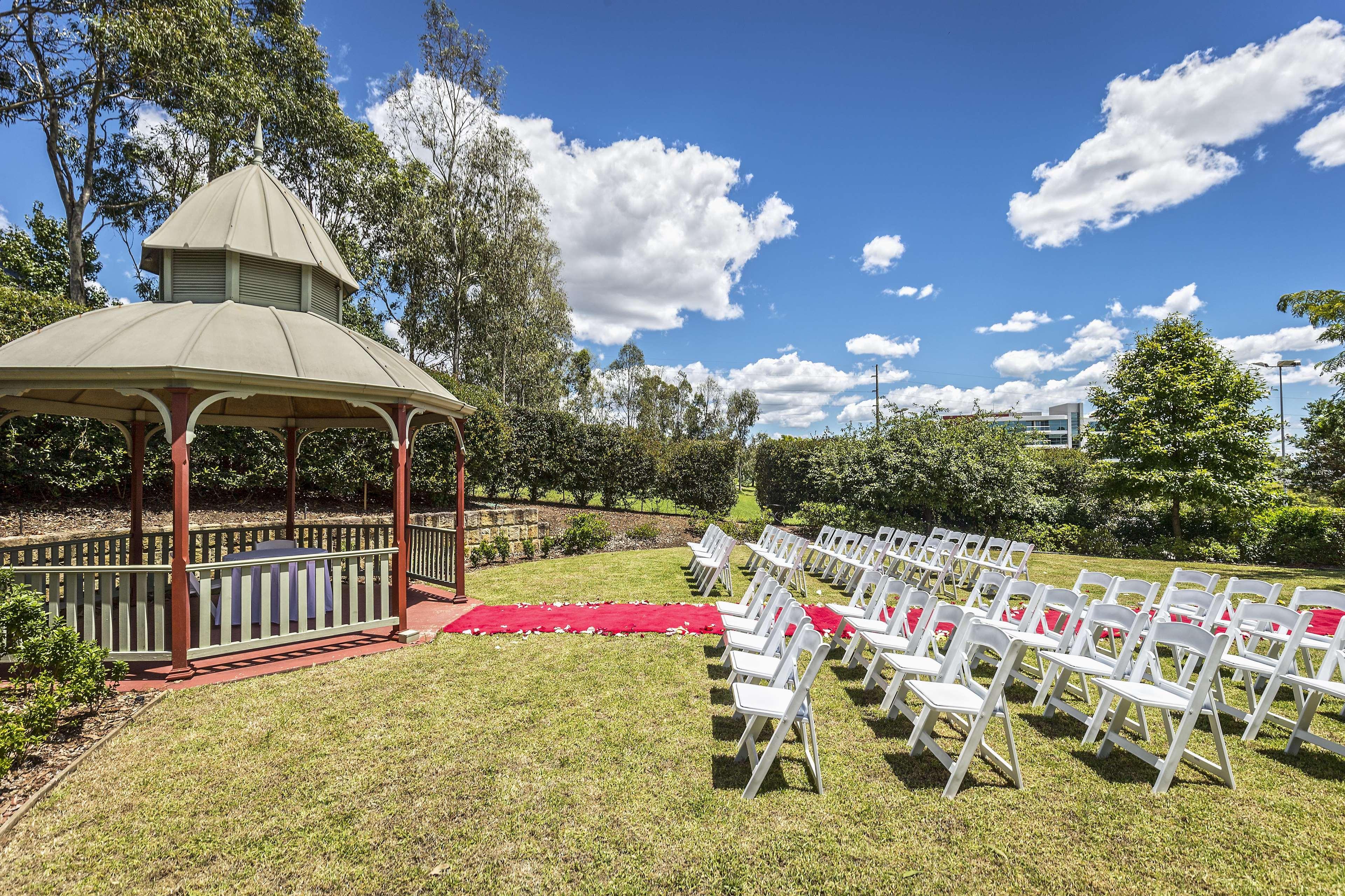 Visy Dior Hotel Baulkham Hills Exterior photo
