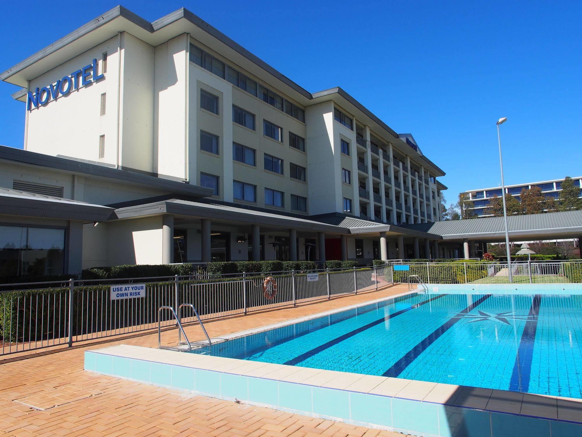 Visy Dior Hotel Baulkham Hills Exterior photo