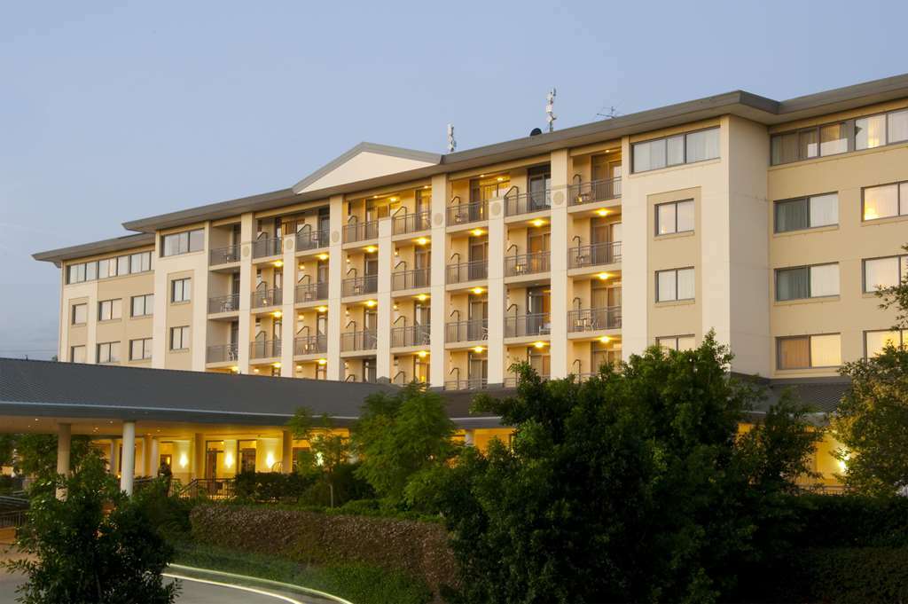 Visy Dior Hotel Baulkham Hills Exterior photo